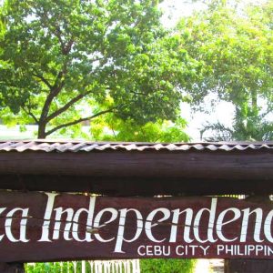 Nalusuan Island + Parasailing + Cebu City Tour