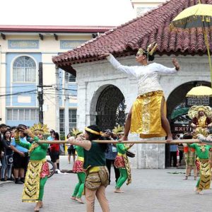 Banana Boat Ride + Twin City Tour