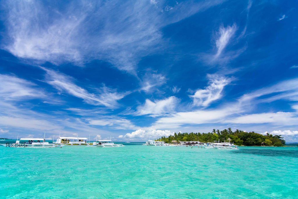 Hilutungan Island + Parasailing + Banana Boat