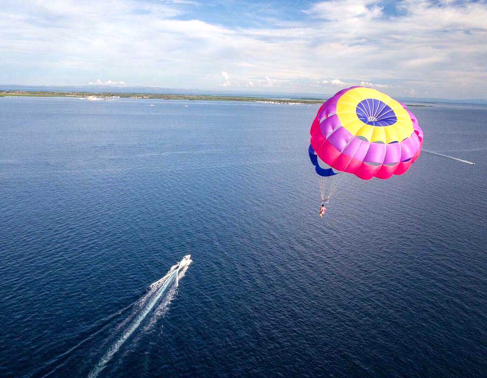 Nalusuan Island + Parasailing
